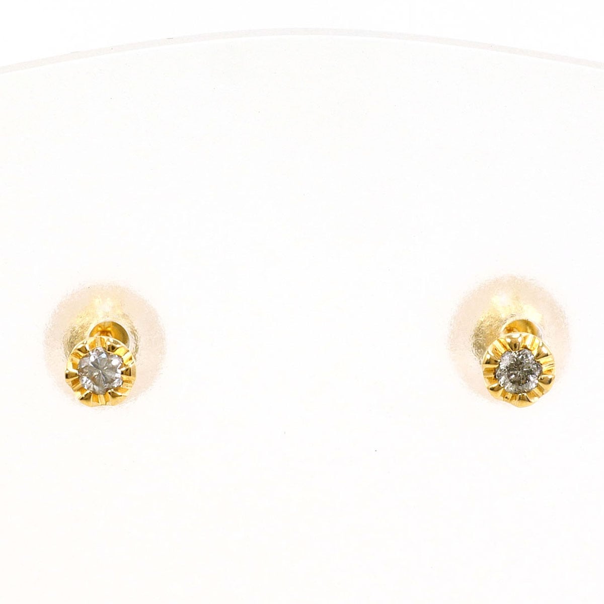 K18 18金 YG イエローゴールド ピアス ダイヤモンド（ct刻印なし） 総重量約0.4g 中古