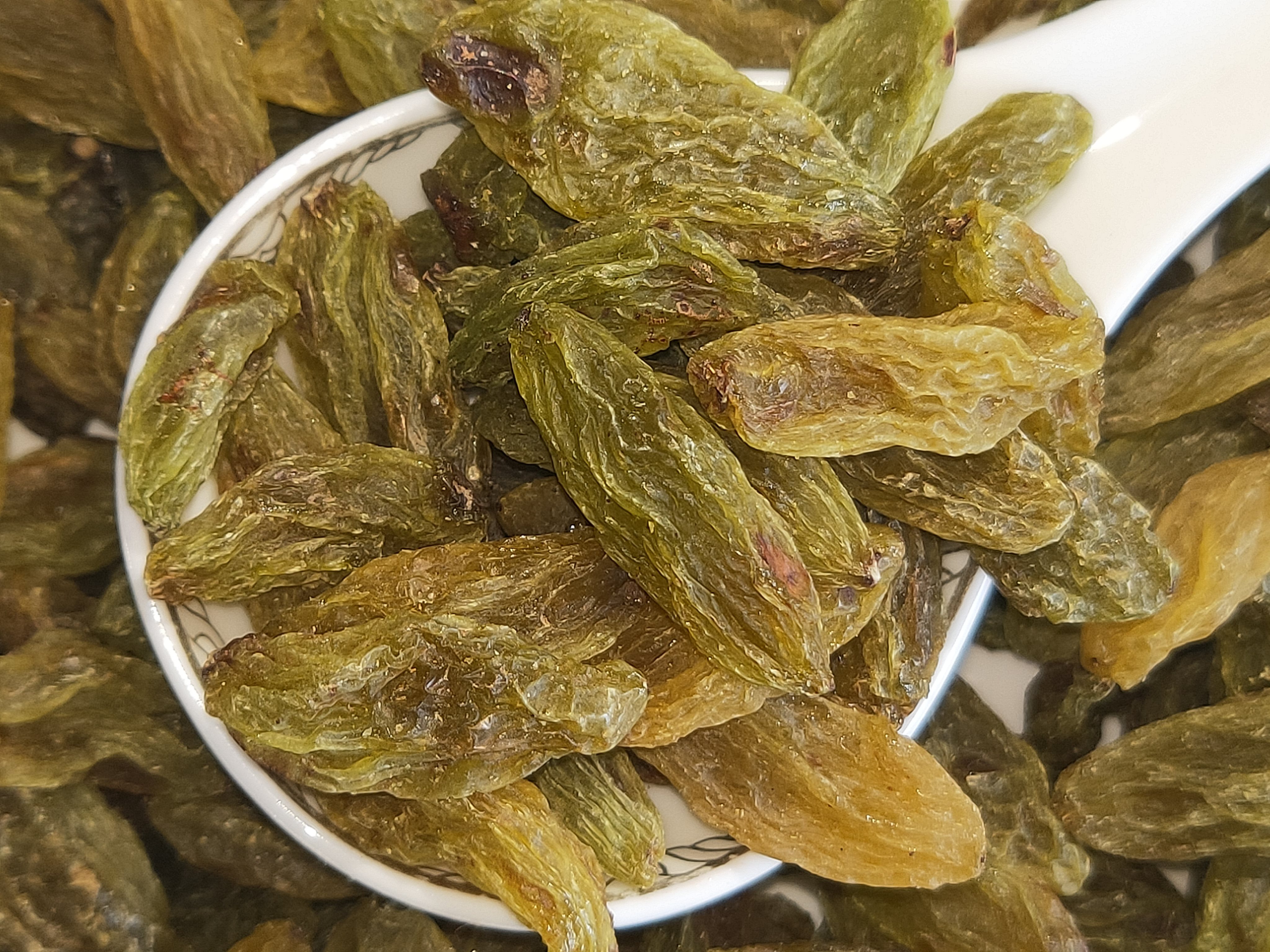 緑香妃 500g 厳選特大 緑レーズン 完全無添加 トルファン特産品