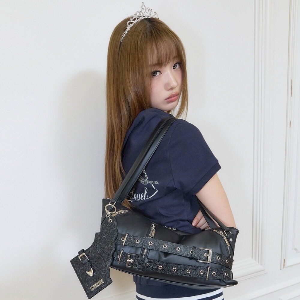 ラブイズトゥルーシーローズベルトシャドルバッグ (ブラック)