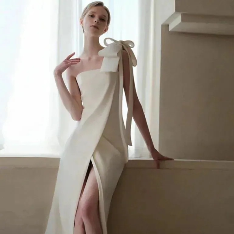 ロング丈フェミニンワンショルダーベアトップマーメイドシルエットフォーマルパーティーアシンメトリー高級感ビッグリボンエレガントホワイト清楚