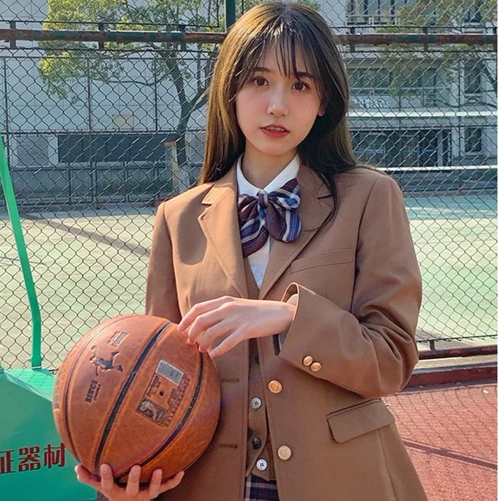 春人気な ベーシックjk制服スーツ3つボタンブラウンスーツ クラス制服学生服上着 制服 卒業式 女の子 セーラー服 4,995円