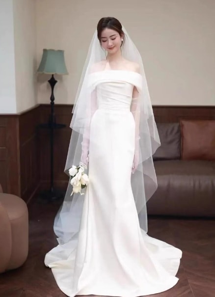 エレガント ウェディングドレス オフショルダー ハンドドレープ 優雅なシルエット 披露宴