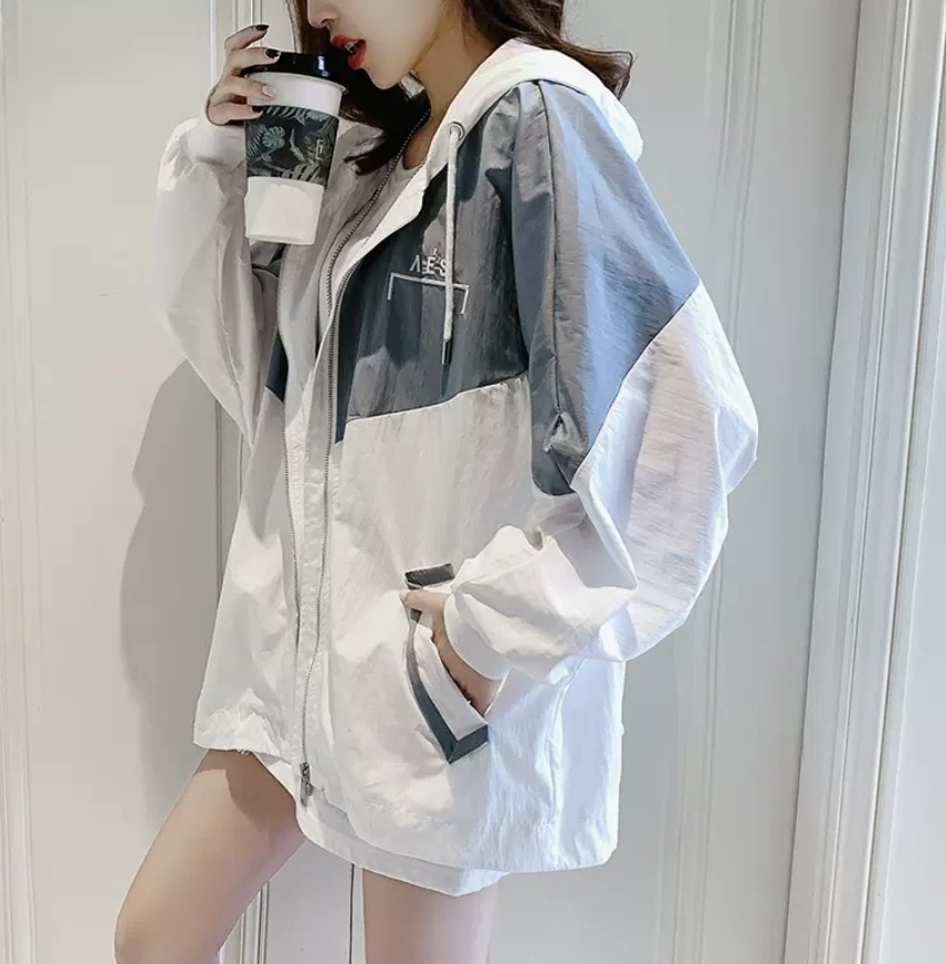 アウター パーカー ミディアム丈 ミドル丈 袖あり 長袖 ワイド フード付き ファスナー ポケット 前開き プルオーバー かわいい シンプル カジュアル おしゃれ お洒落 かっこいい レトロ こなれ感