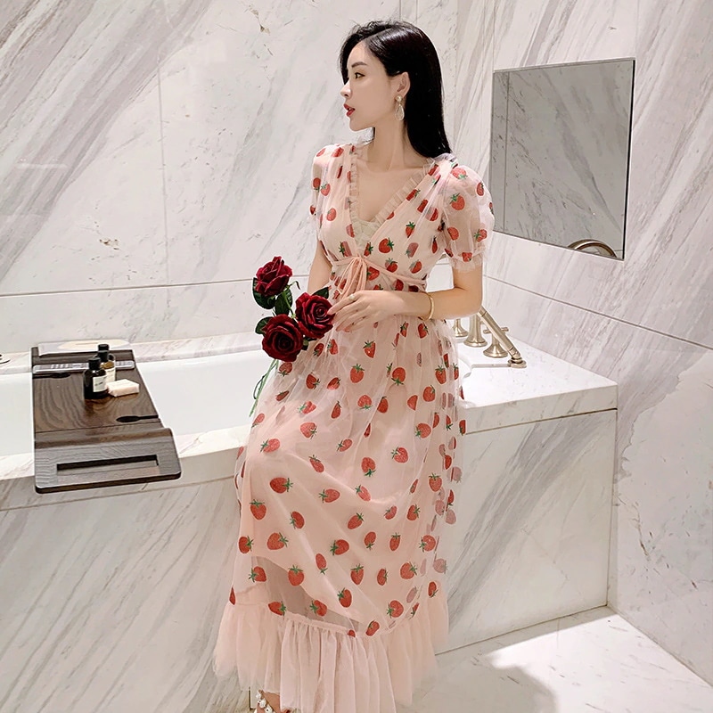 イチゴ柄ワンピース ワンピース フレアワンピース ワンピドレス ロング ロング丈 袖あり 半袖 パフスリーブ Vネック フレア Aライン チュール シフォン リボン ハイウエスト 透け感 シースルー