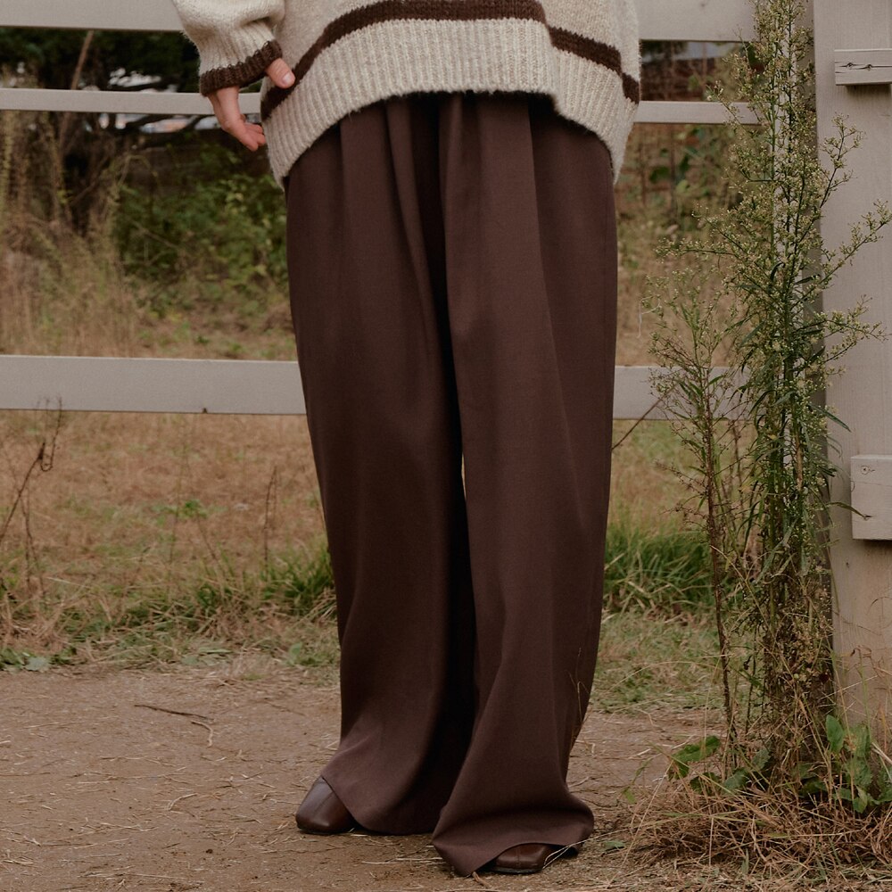 Wide banding slakcs - brown