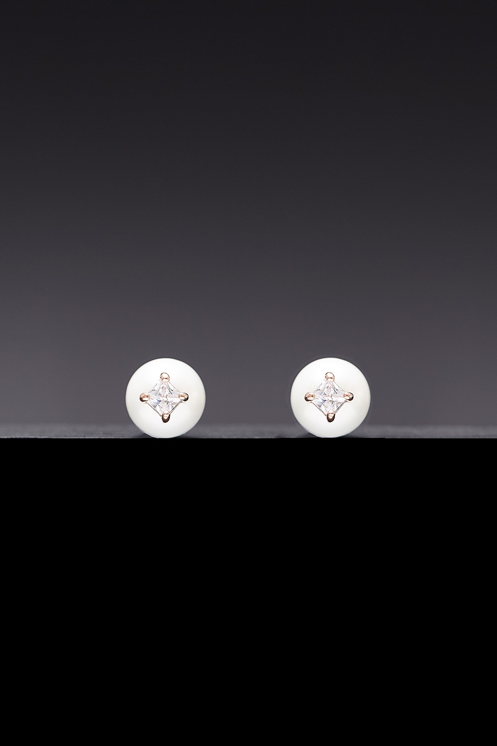 [HAZINA] 8mm White Pearl Core Poise Earrings [Option-Earclip ｱﾍﾂ硎