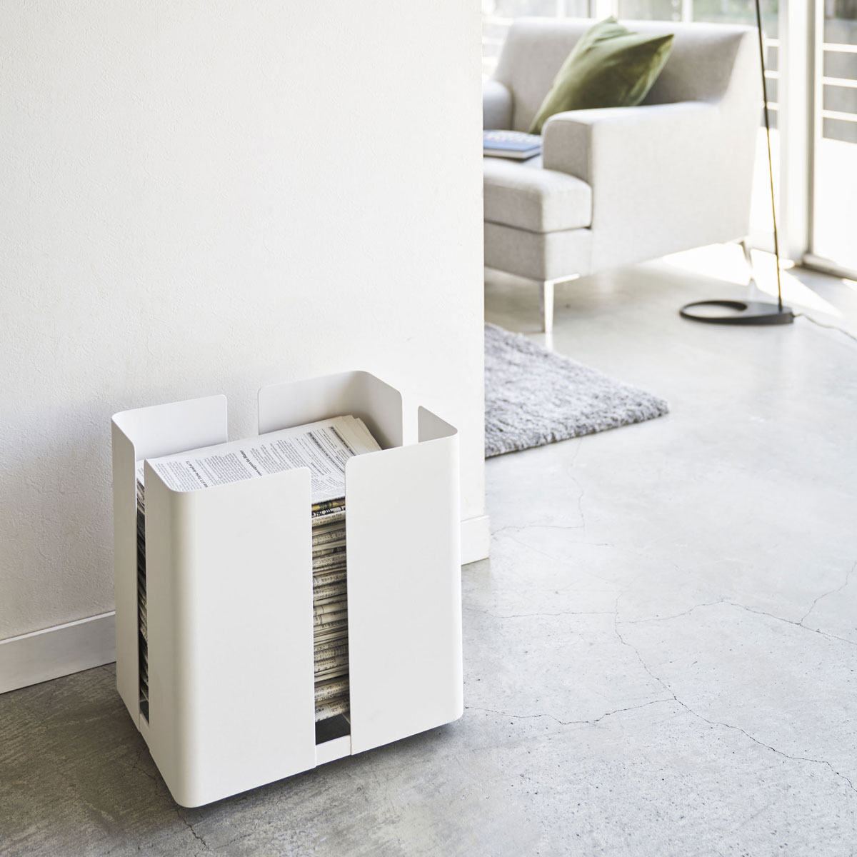 新聞ストッカー 山崎実業 TOWER タワー キャスター付きニューズラック ホワイト