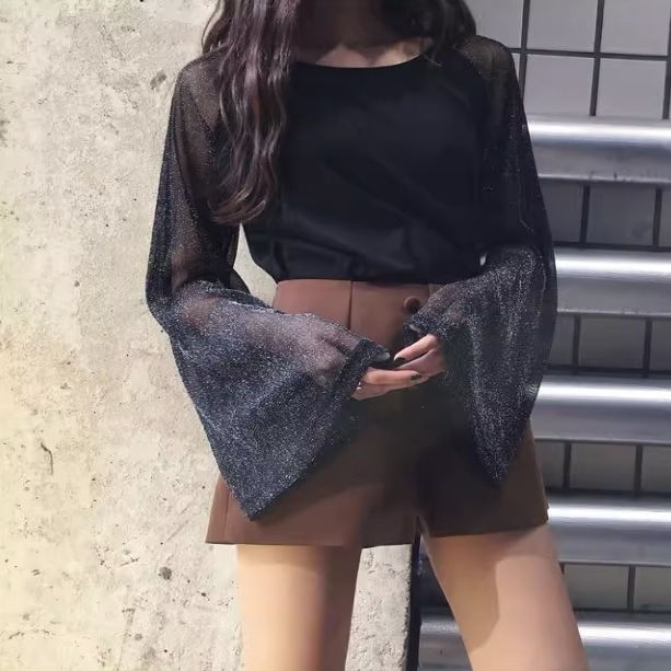 個性的 トップス カットソー 袖あり 長袖 ボリューム袖 萌袖 ラウンドネック フレア スリム 細身 透け感 シースルー 薄手 きれいめ シンプル おしゃれ お洒落 かっこいい レトロ こなれ感 6,012円