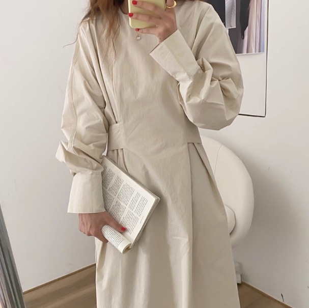 ワンピース ロング丈 長袖 クルーネック フレア デザイン 美ライン ニュアンス ウエストマーク バックリボン サイドスリット ポケット ブルーデニム カラーデニム ロマンチック クリーン ナチュラル