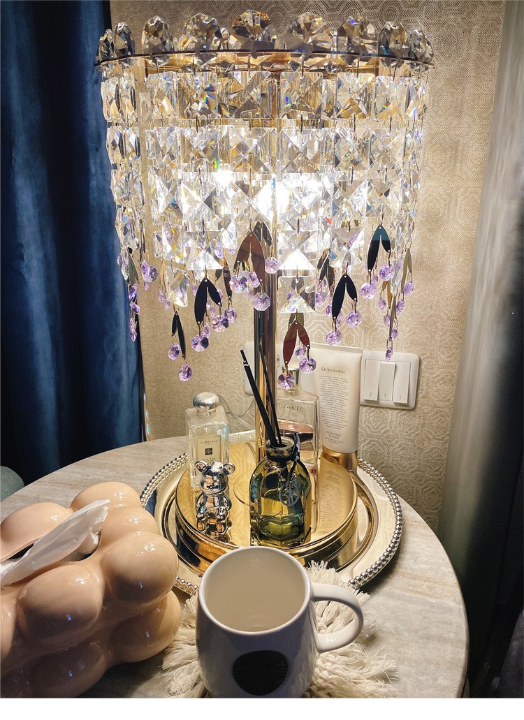 クリスタルスタンド リビングルームのアイデアベッドヘッドライト