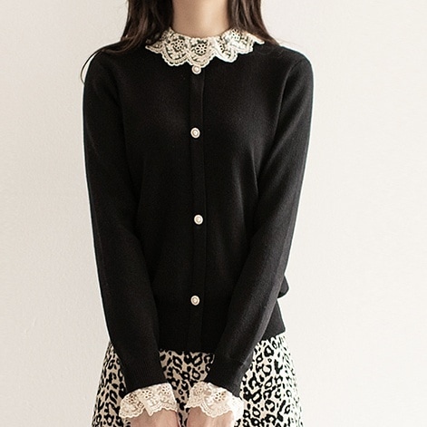 トップス カーディガン 長袖 襟付き 前開き デザインボタン ミディアム丈 レース 刺繡 異素材ミックス かわいい 大人可愛い きれいめ シンプル 上品 おしゃれ かっこいい カジュアル こなれ感