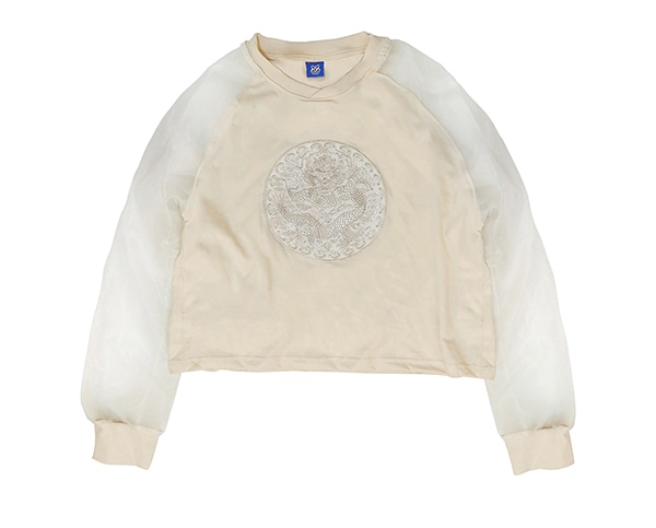 ロイヤルローブデザインのアイボリーTシャツ