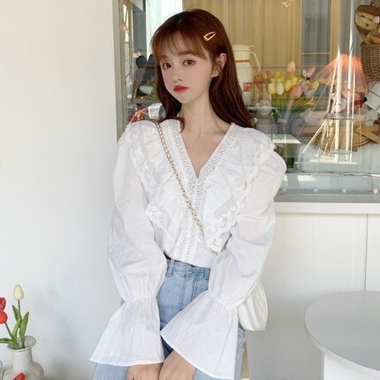 シャツ ブラウス レディース 長袖 ランタンスリーブ Vネック レース フリル 大人可愛い きれいめ 無地 春 秋 学生 通学 デート お出かけ オルチャン 韓国 ホワイト アプリコット トップス