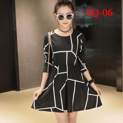 1029.お出かけやデートにも 韓国風長袖ワンピース（ライン柄）