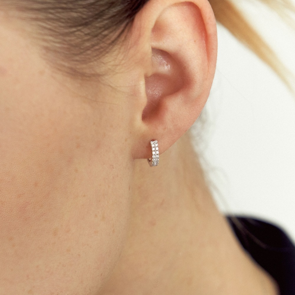 LUNNE 14k ダブルパヴェラインワンタッチリングピアス (14k ゴールド) LFE40
