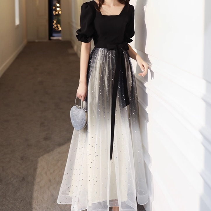 レディース ワンピース ミモレ ロング マキシ 丈長 5分袖 パフスリーブ ラメ感 スクエアネック 襟なし セミフレア Aライン フェミニン リボン ウエストマーク 切り替えデザイン ドッキング 12,151円