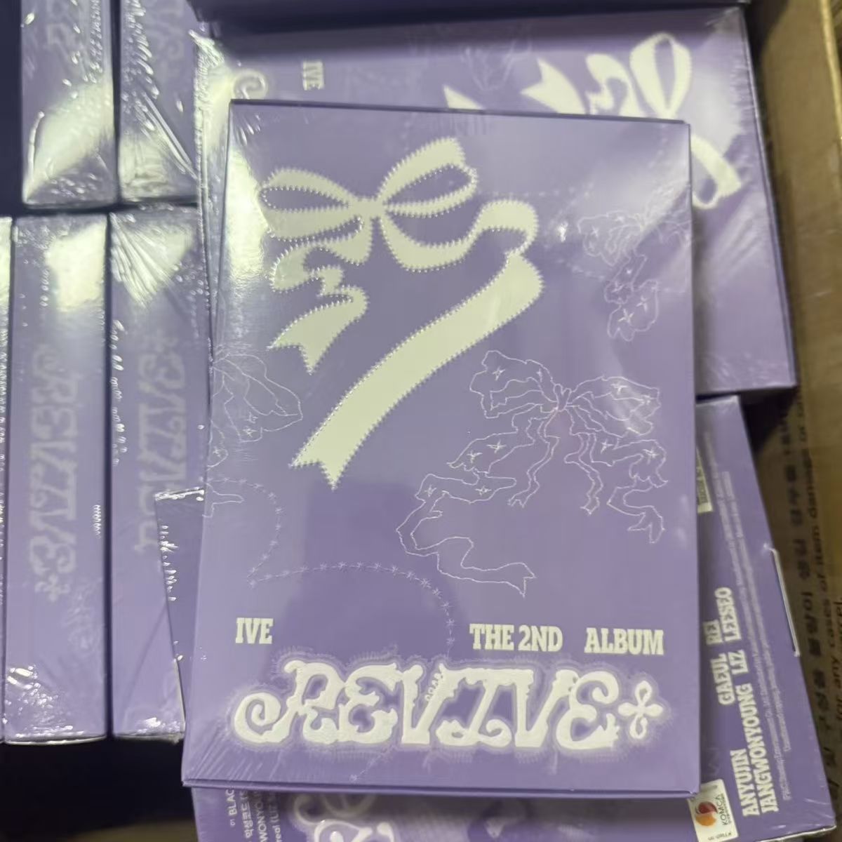 【公式正規品】IVE 正規 2 集アルバム REVIVE 初回プレス 新品未開封