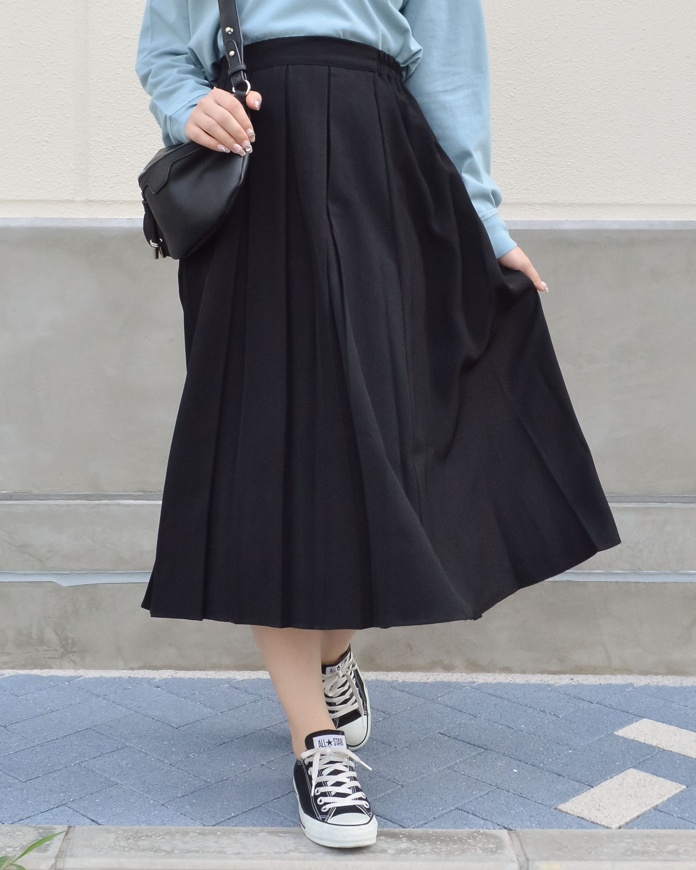 ミドル丈プリーツスカート