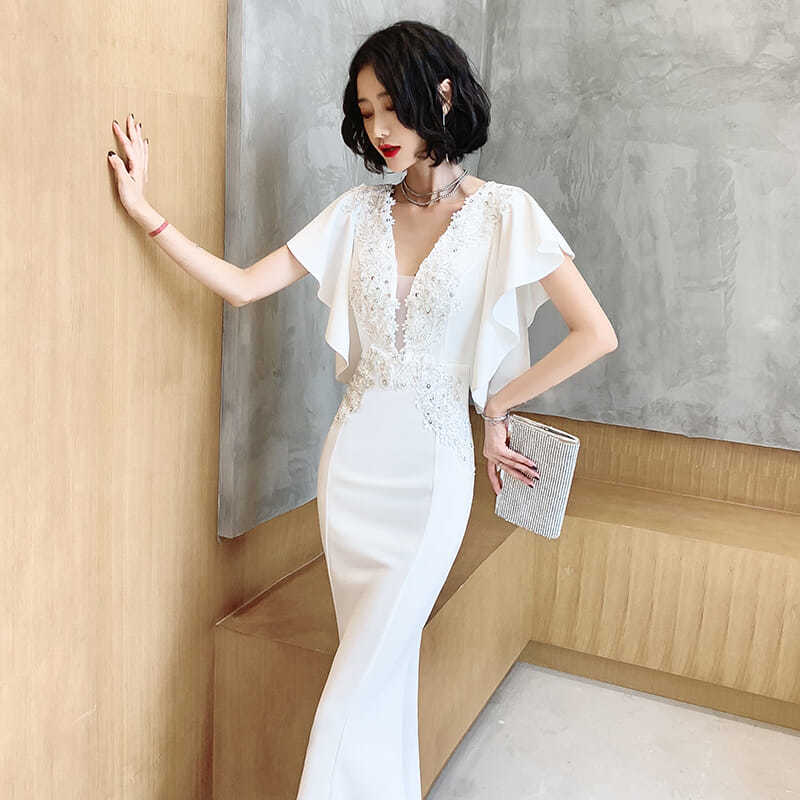 小さなイブニングドレス女性のテール宴会白気質サテンパフォーマンスロングスタイル