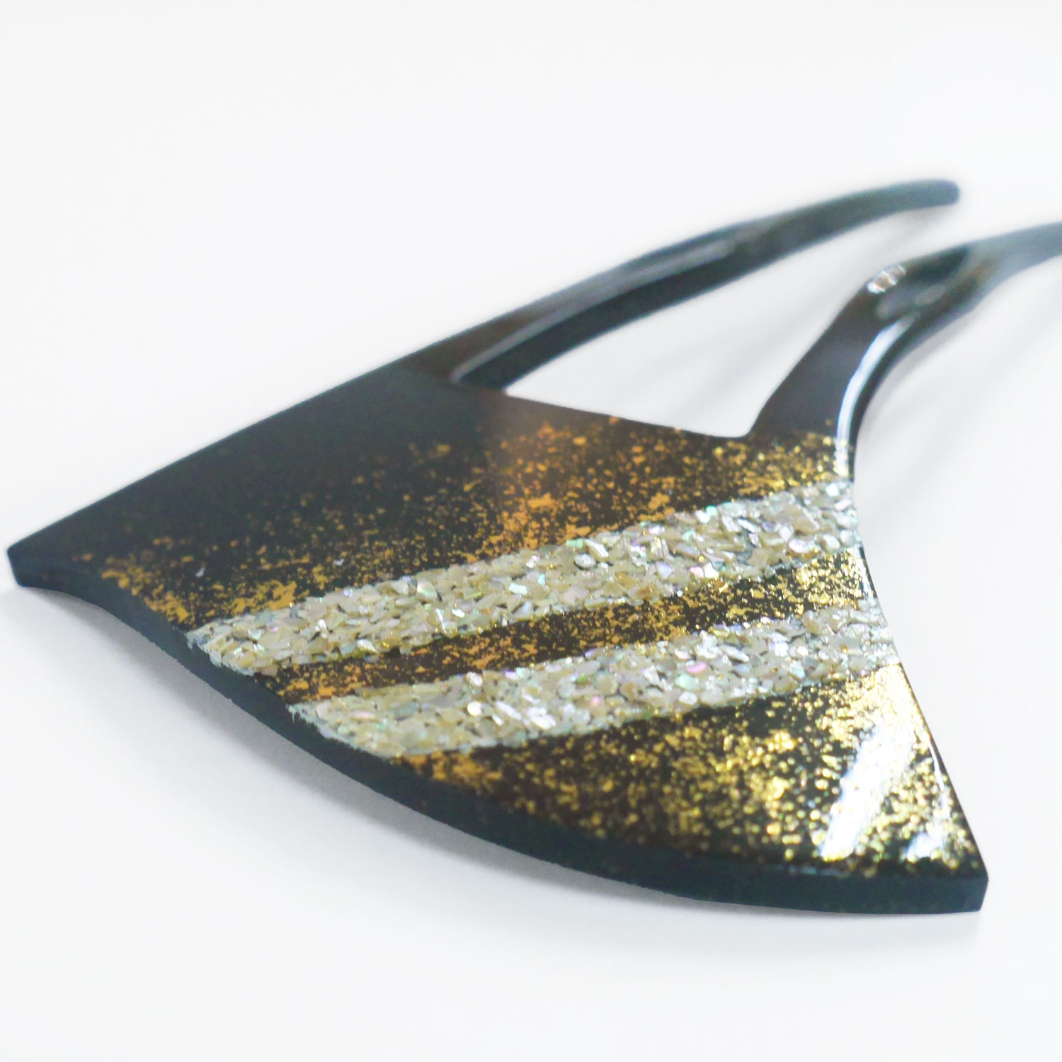 花しおり 高級 かんざし バチ型 古典 レトロ 送料無料 婚礼 結婚式 卒業式 和装 着物 着物 浴衣 ヘアアクセサリー 螺鈿細工 金彩 黒【2522-1】 送料無料 日本製