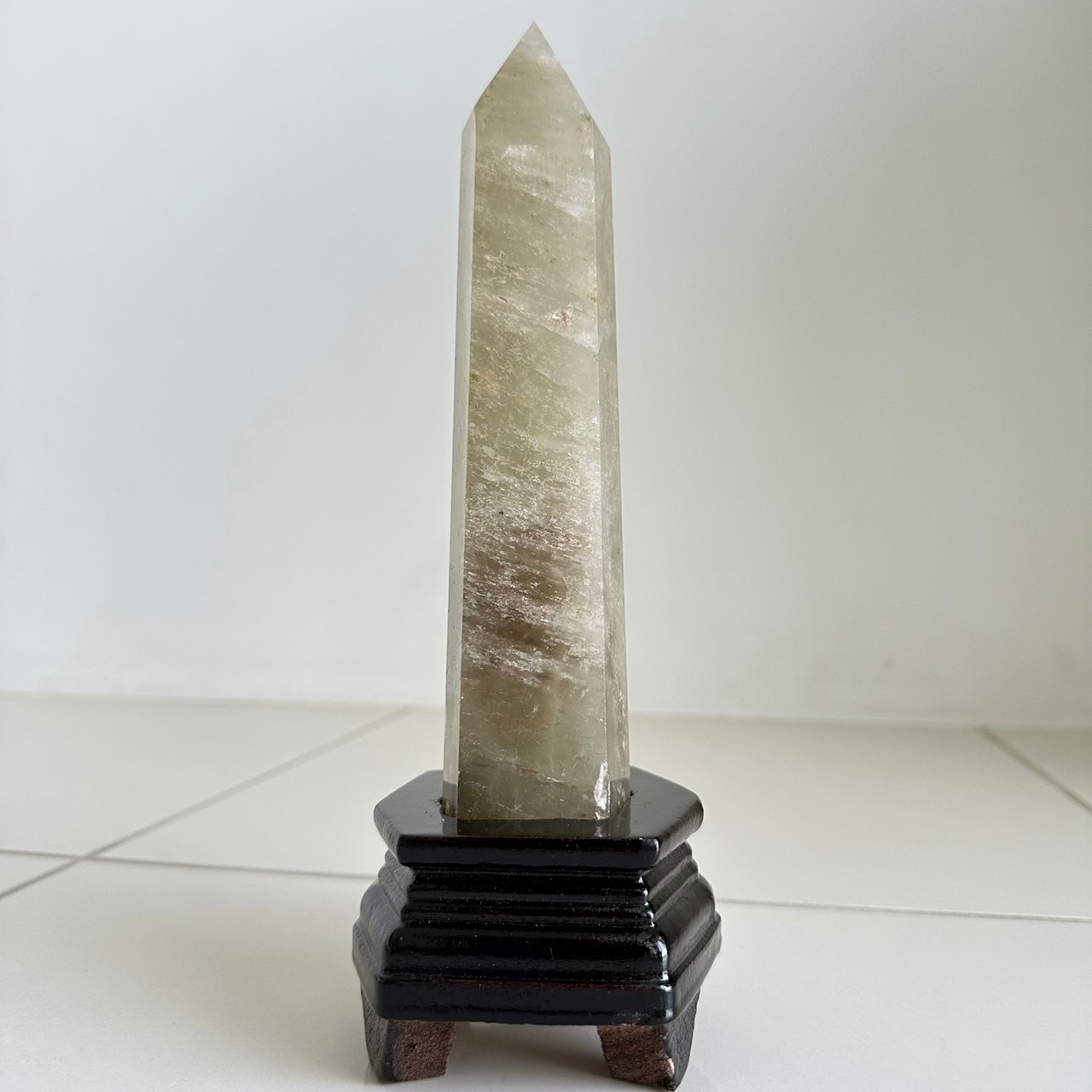 【式神】天然シトリンポイン木製台座付き[fjr2Sr]21cm　金財富繁栄