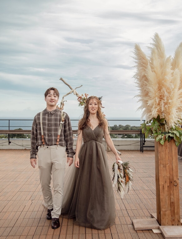 実例写真！パーティードレス Vネック コーヒーの色 キャミソール リボン バックレス カラードレス 前撮り