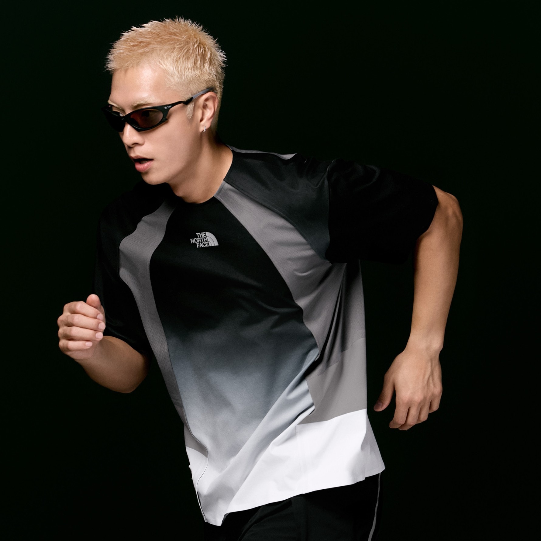 노스페이스 노벨티 스피드온 반팔 라운드티 블랙 NT7UR53J