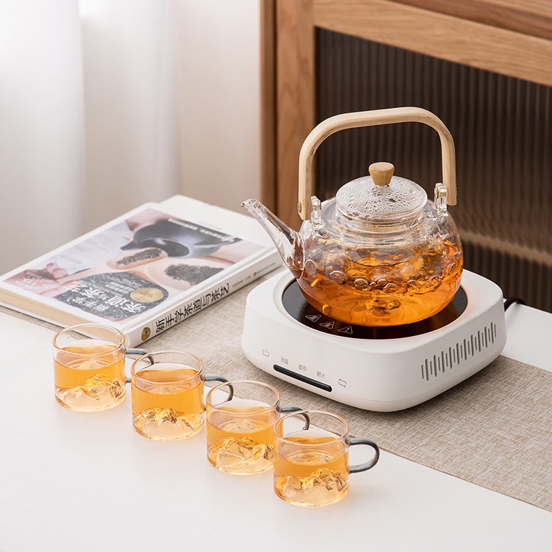 1つのポットと4つのカップを備えた新しいスタイルのティークーキング