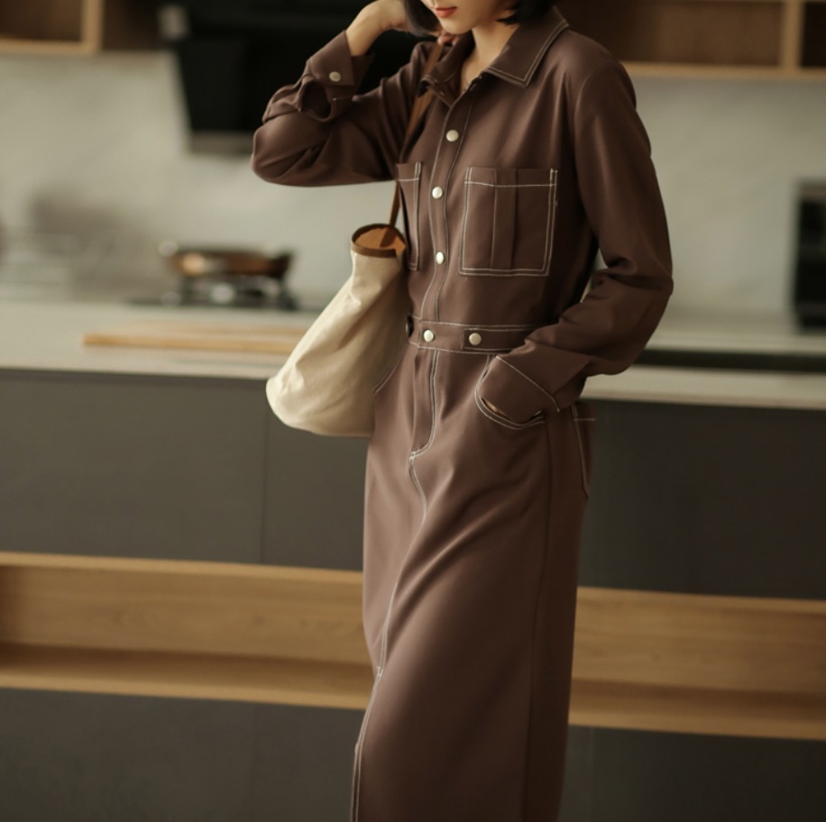 ワンピース シャツワンピ タイト 膝丈 Vネック 襟付き 長袖 細身 フロントスリット 前開き 前ボタン ポケット 大人可愛い きれいめ ラフ カジュアル 春 秋 冬 デート お出かけ リゾート