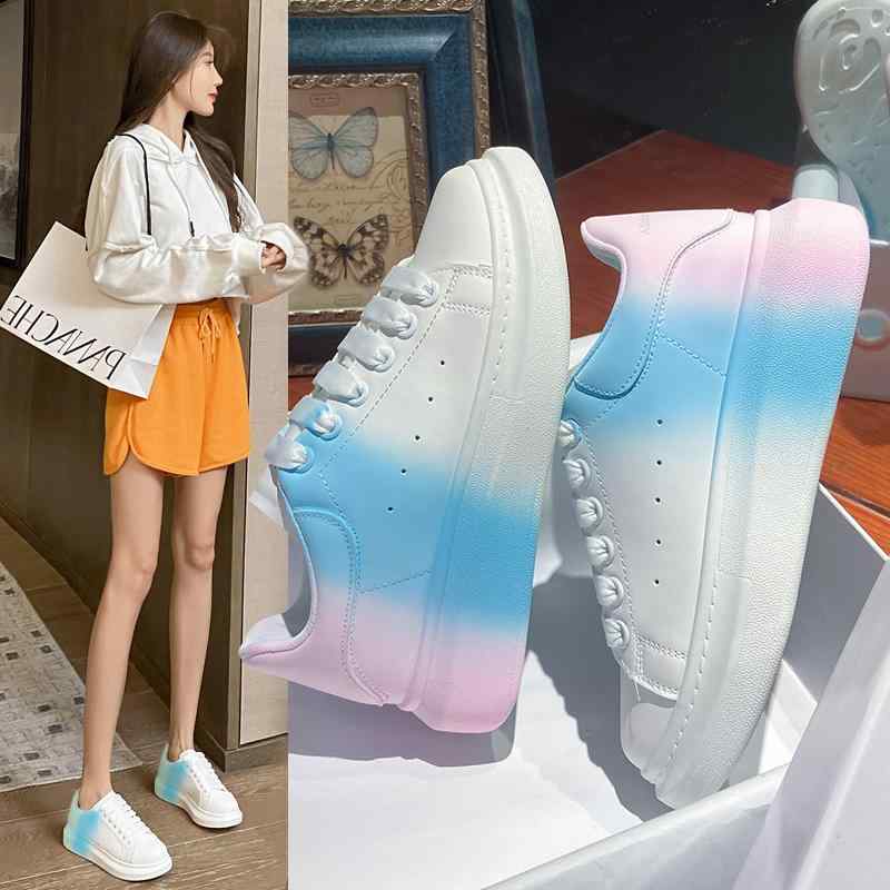 スニーカー 運動靴 レディース 女性用 靴 くつ 厚底 やわらかい グラデーション スプレー風 パステル ピンク ブルー イエロー ぽってり かわいい おしゃれ 個性的 ウォーキング スポーツ デート