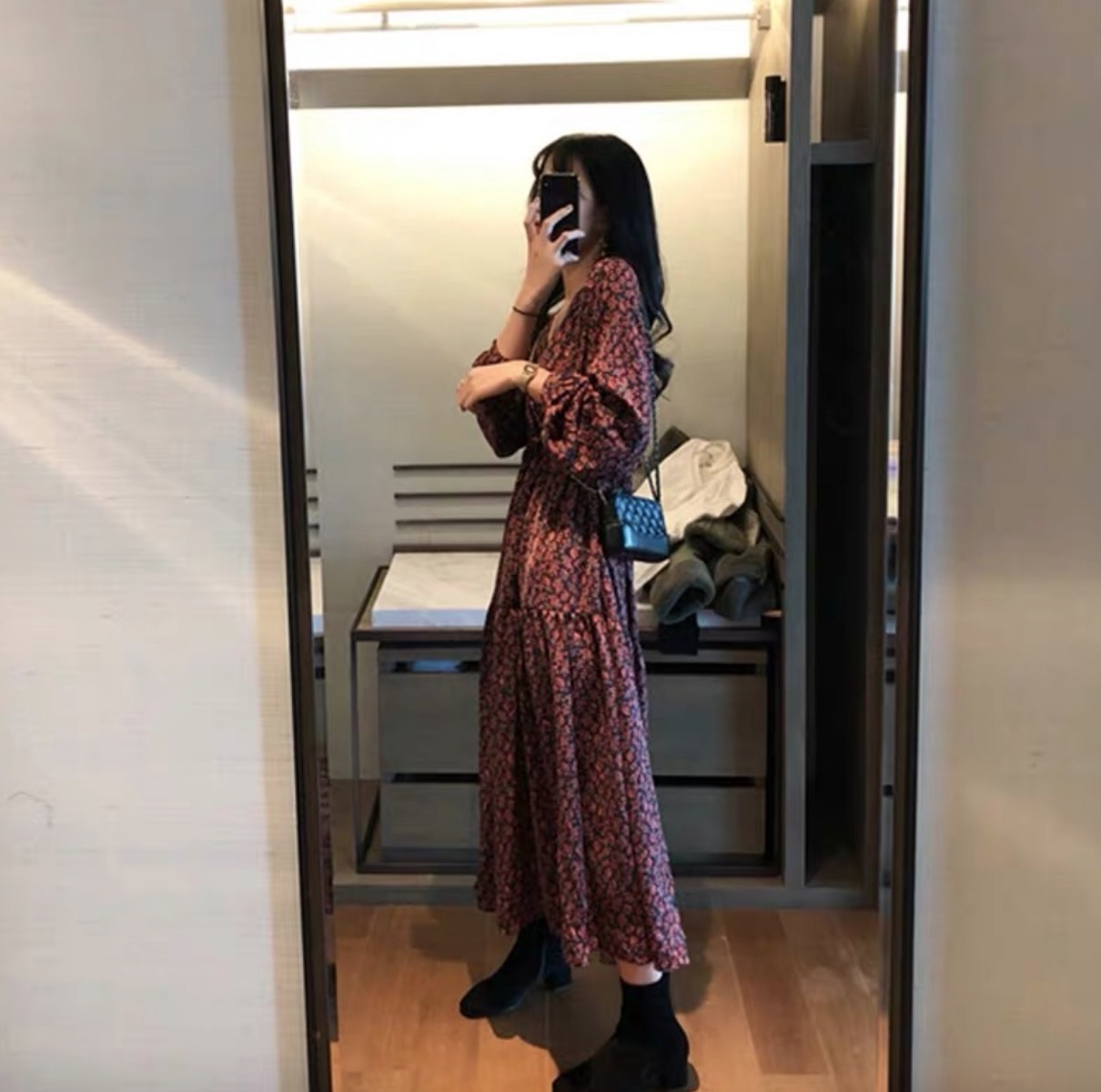 ワンピース デート フレアワンピース ロング 袖あり 長袖 かわいい 大人可愛い きれいめ シンプル カジュアル 大人 上品 おしゃれ お洒落 主役級 存在感 柄 春 秋 10代 20代 30代