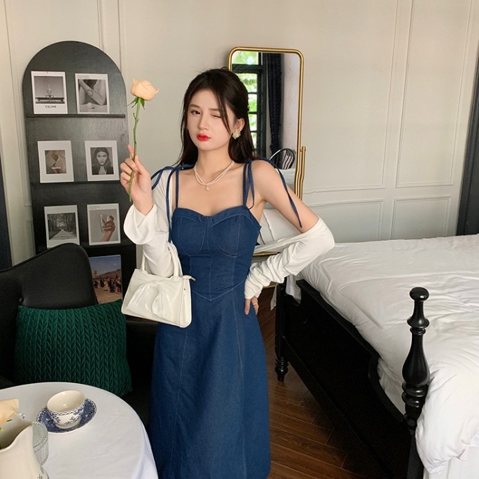 デニムキャミワンピース ワンピース フレアワンピース 膝丈 ひざ丈 袖なし ノースリーブ Vネック フレア Aライン リボン ハイウエスト デニム かわいい 大人可愛い きれいめ シンプル カジュアル