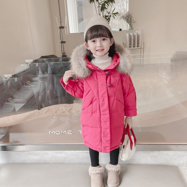 女の子のミッドレングスダウンジャケット韓国語版2024冬の新しいファッションスタイルの赤ちゃんと中年子供用の厚い大きな毛皮の襟コート