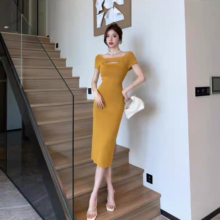 ワンピース 韓国風 デザインワンピ 穴あき タイトワンピース ドレス ワンピ 膝丈 ミモレ丈 ミモレ スリム タイト 細身 ストレート Iライン きれい きれいめ シンプル カジュアル 大人 上品