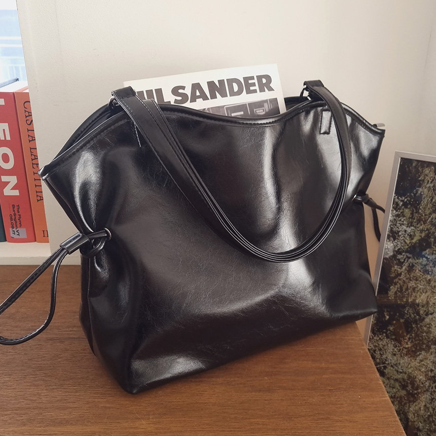 スウェロ タブレット ビッグ ショルダーバッグ