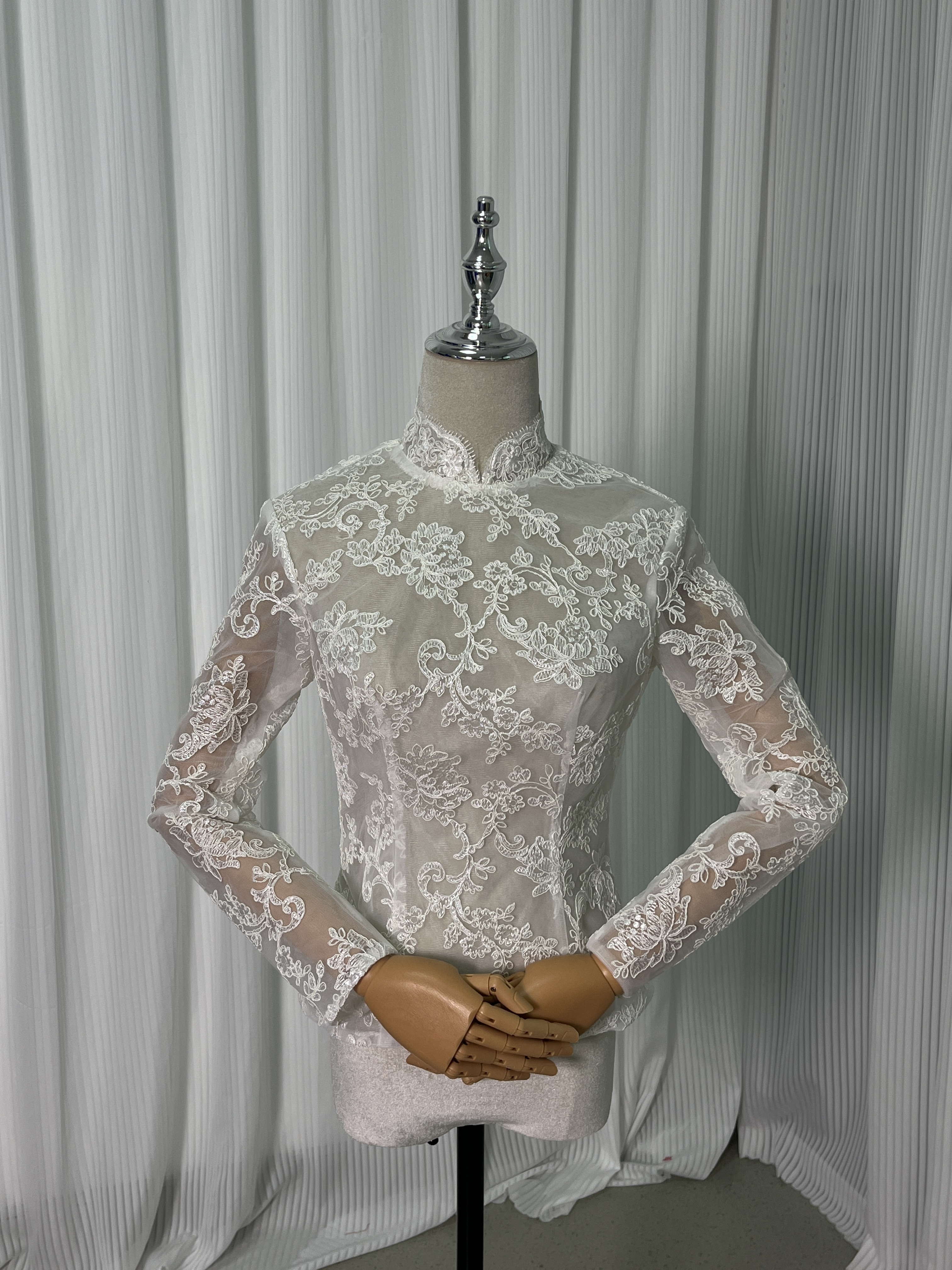 ボレロ ハイネック 長袖 くるみボタン 3D立体レース刺繍 花嫁/ウェディングドレス/結婚式/披露宴