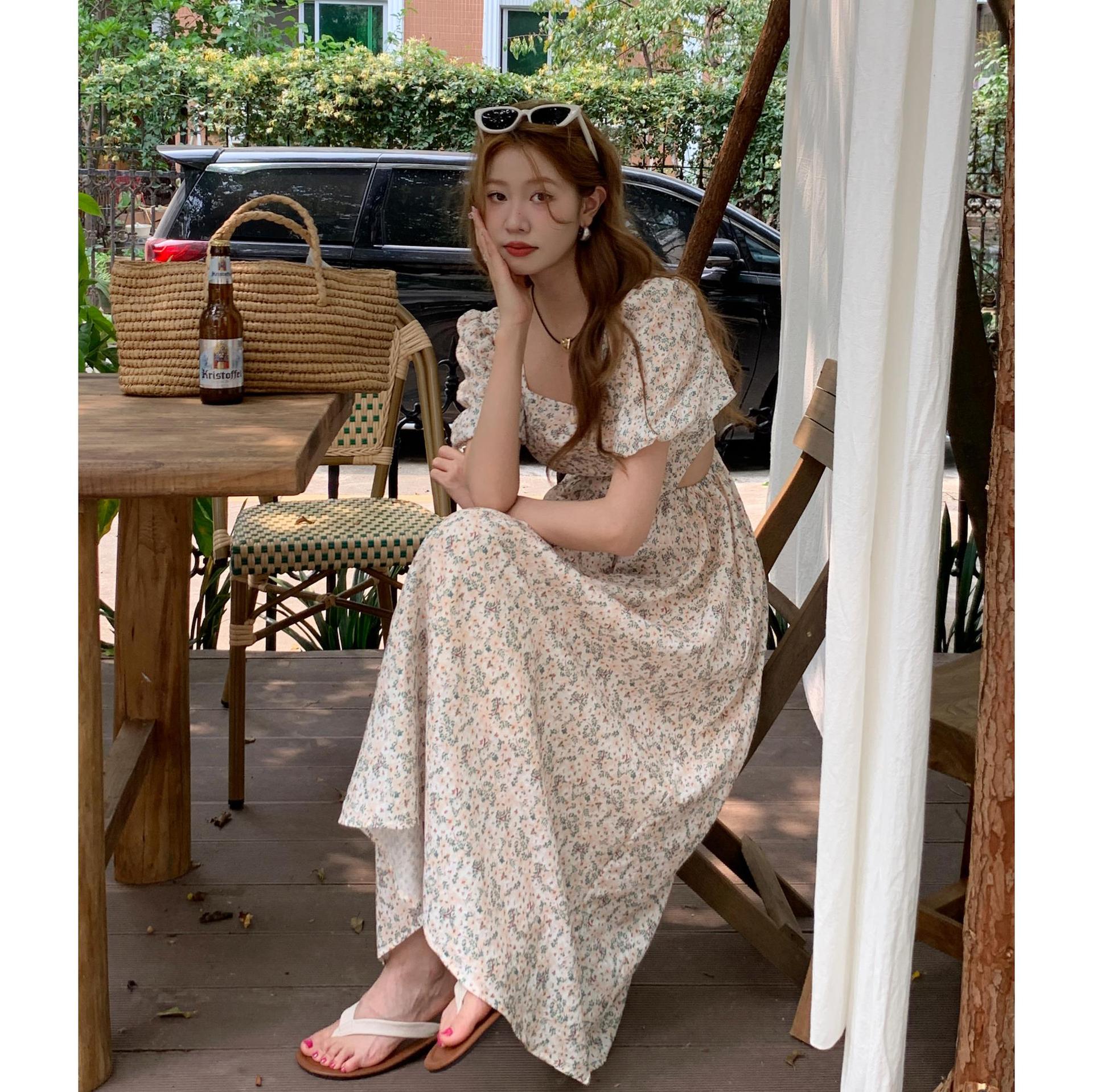 韓国夏新作おしゃれ花柄漏れウエストデザインスクエアネックワンピース