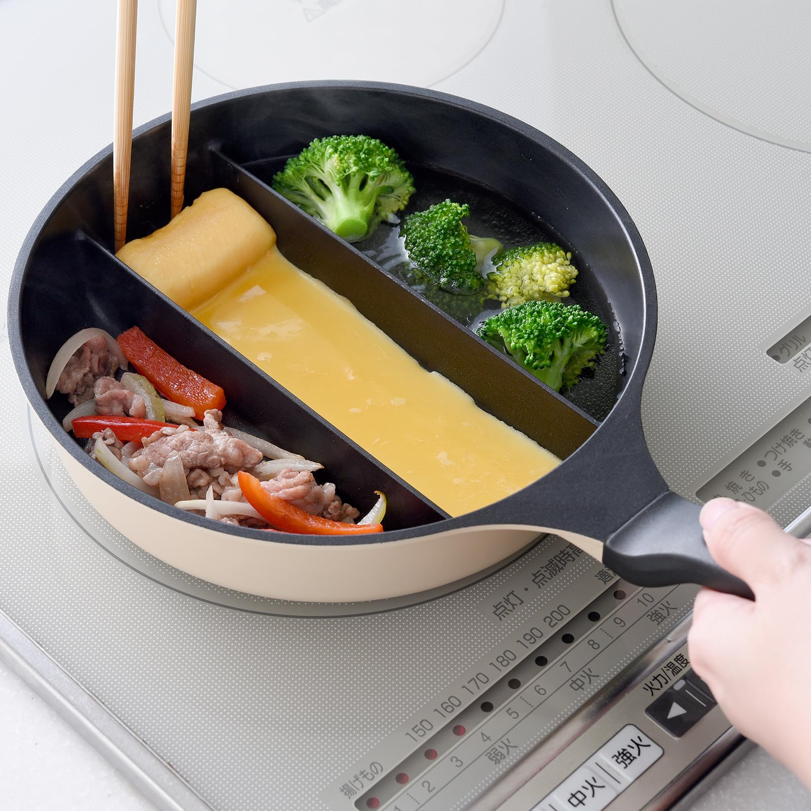 アーネスト 仕切りフライパン センターエッグトリプルパン mini 20cm 深型 ガス IH対応 3品同時に作れる 焼く 茹でる 便利調理器 ソイビーン 時短 A-77912