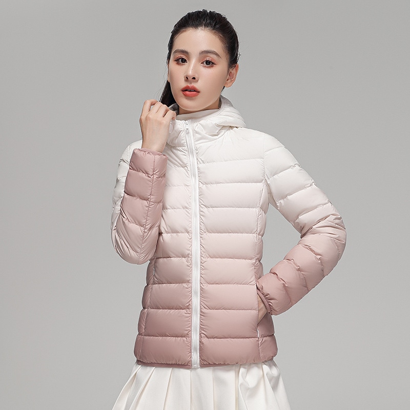 軽量ダウンジャケットショートスタイルレディース秋冬新作2025新グラデーションカラー冬服ファッショナブルなフード付き暖かいジャケット