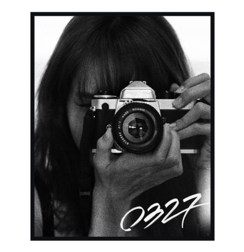 [本物]ブラックピンクリサフォトブック最初の限定版LISA 0327 PHOTOBOOK LIMITED EDITION_バージョンランダム発送