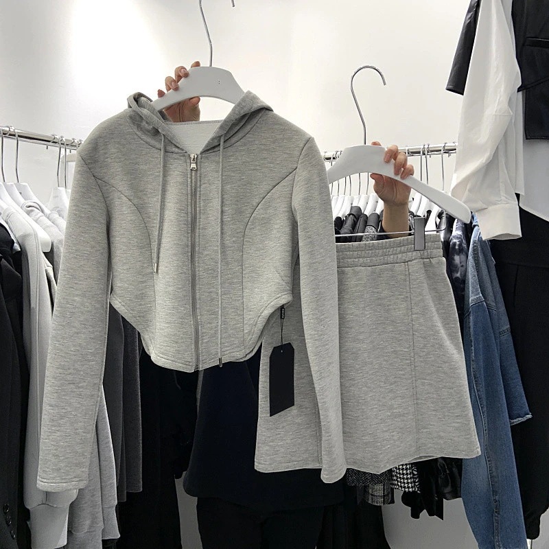 【2枚購入で100円OFF】 アウター無地 スウェット韓国風ファッション パーカースウェット 2点セットスウェット上下セットパーカー+スカート 韓国風 レディースセットアップ 品質良い