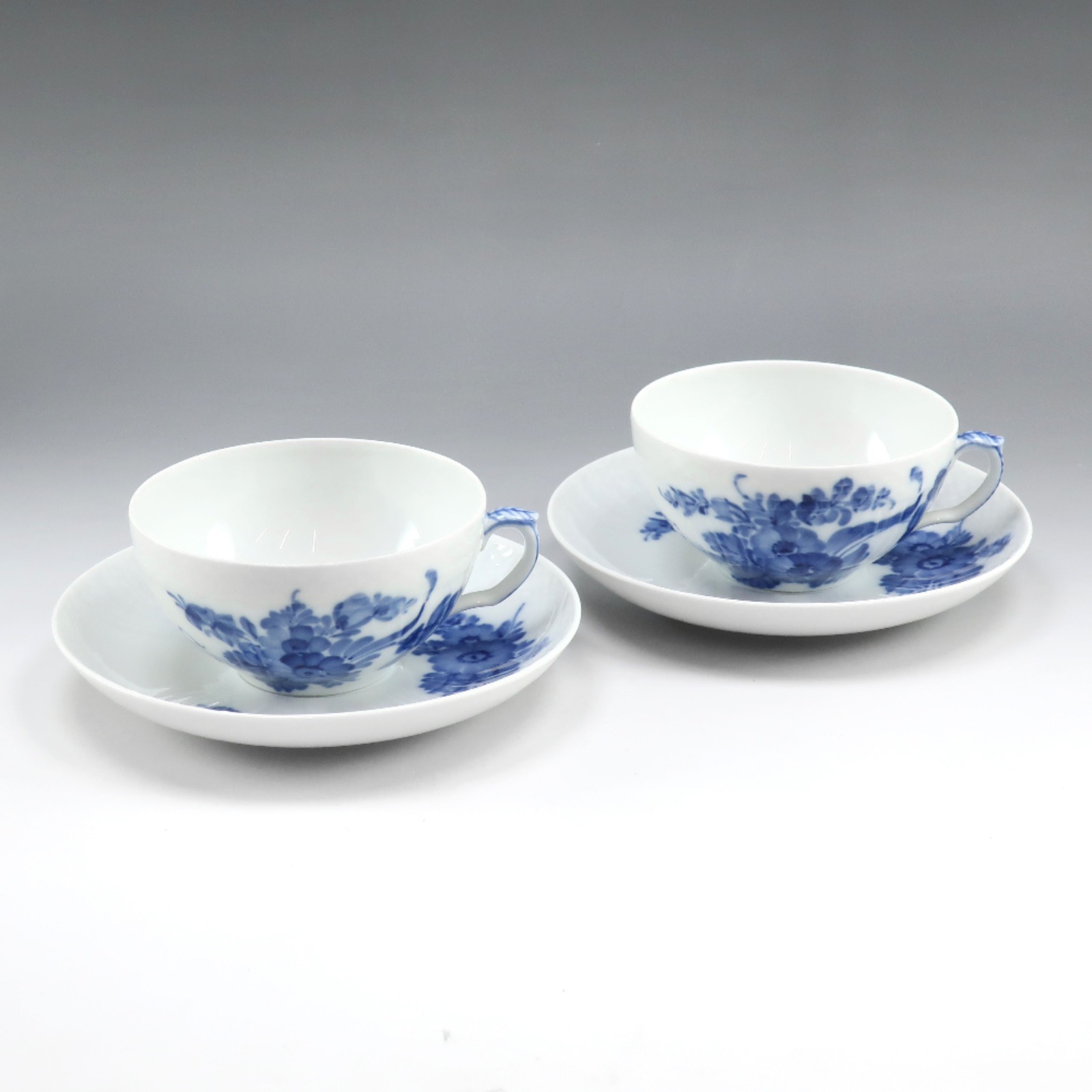 ブル―フラワー カーブ カップ＆ソーサー×２ 食器 _ 中古品 Aランク
