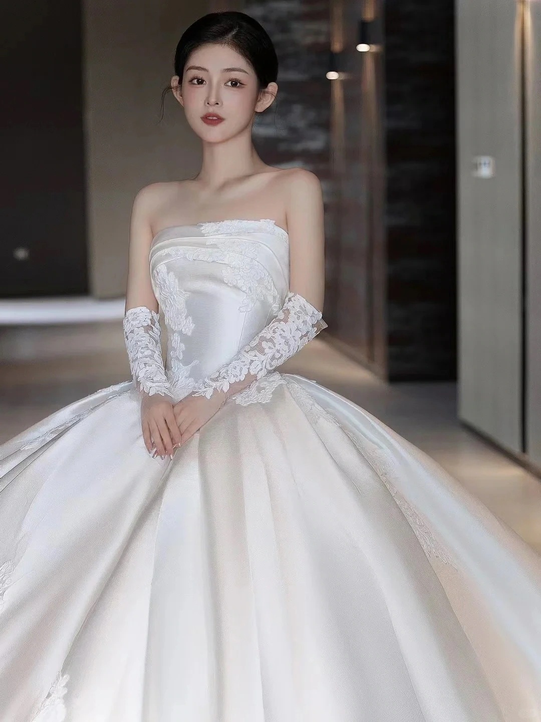 2025年花嫁用サテンウェディングドレスロングチューブトップとトレーン付き妊婦用ハイウエスト軽いメインヤーンで外出可能