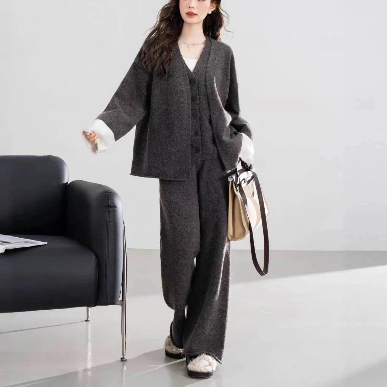 【最安値に挑戦】【人気商品】 コーデュロイニット3点セット女秋冬風ゆったりニットカーディガンベストロングパンツスーツ女セットアップ