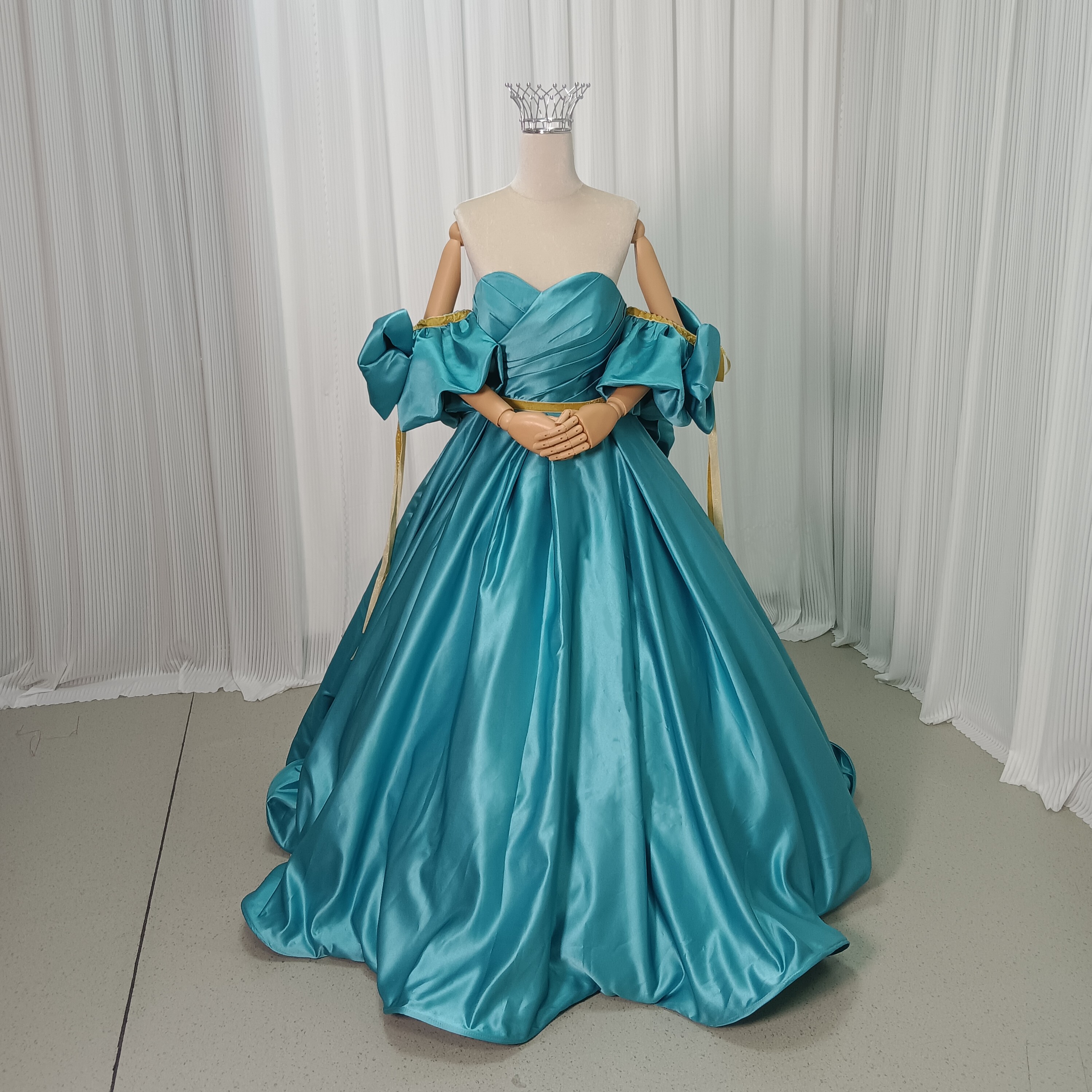 カラードレス グリーン 取り外し袖 ふっくら柔らかなバックリボン ロング 光沢サテン 目立つ 花嫁 前撮り