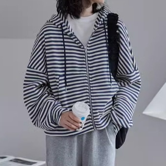 レディース トップス パーカー ショート 長袖 袖あり 襟なし フード ファスナー ポケット 前開き 薄手 かわいい 大人可愛い シンプル カジュアル おしゃれ ラフ メンズライク ボーイッシュ