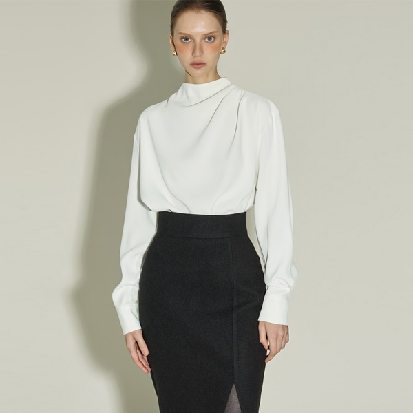 B3149 ハイネック ブラウス