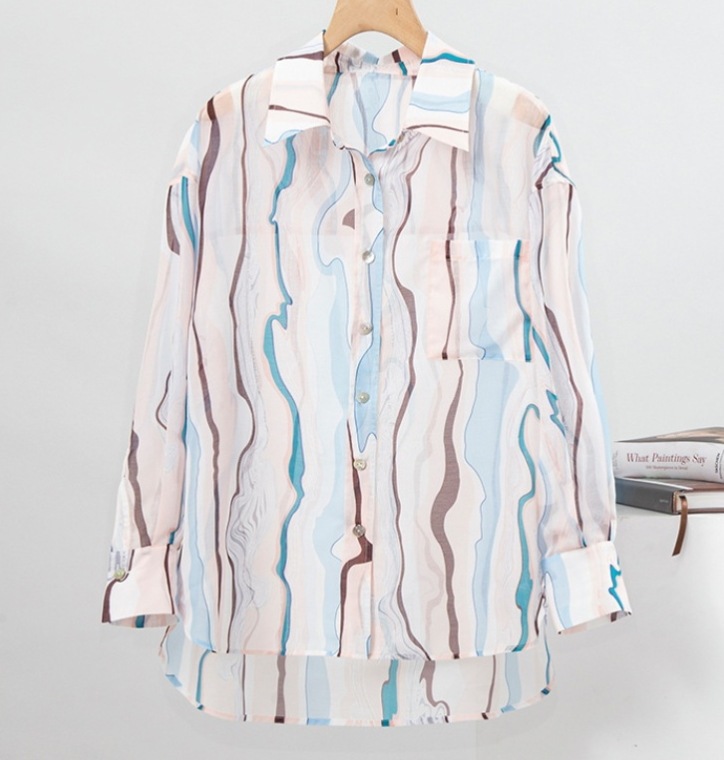 レディース トップス シャツ ブラウス 羽織 長袖 角襟 前開き 透け感 薄手 おしゃれ レトロ こなれ感 ラフ クール とろみ感 抜け感 都会的 プリント 総柄 春 夏 誕生日 MTG ミーティング