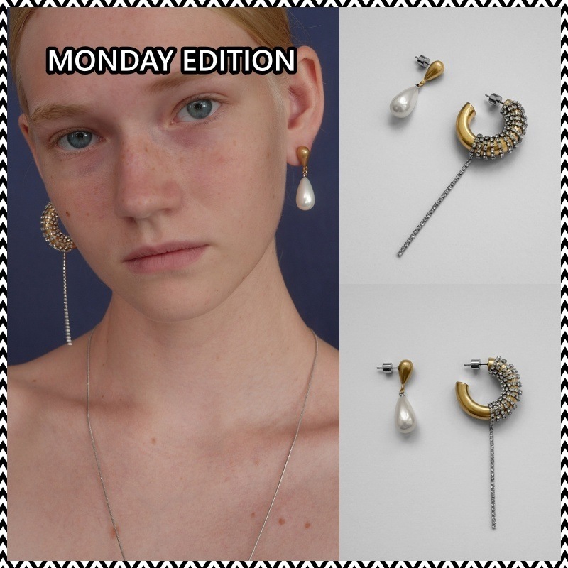 MONDAY EDITION Golden Wave Teardrop Pearl Earrings