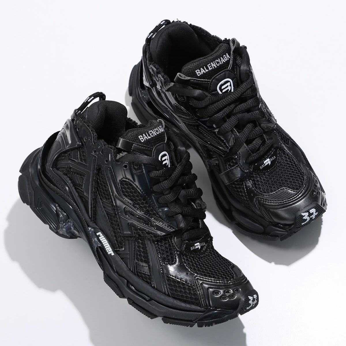 BALENCIAGA バレンシアガ スニーカー Runner ランナー 677402 W3RB1 レディース ローカット メッシュ ロゴ シューズ 靴 1000/BLACK